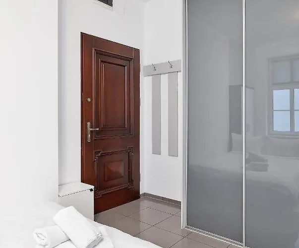 Apartment Warta River White By Bookinghost Poznan